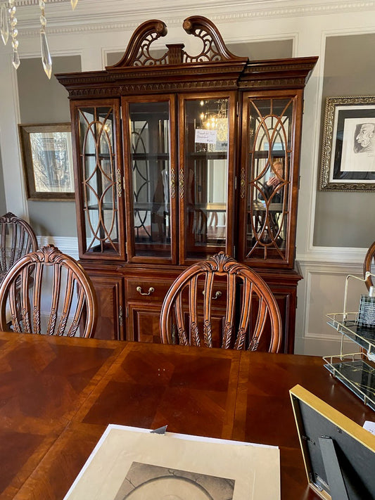(1) Table; (1) China Cabinet